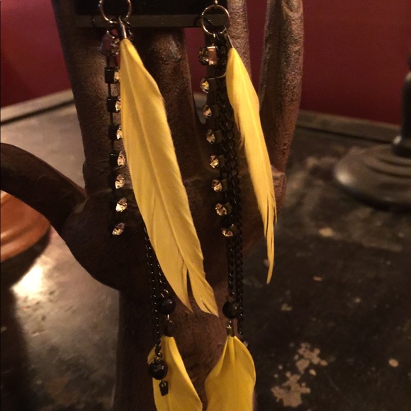 Black & Yellow feather earrings with rhinestones - Picture 2 of 3